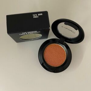 New MAC single eye shadow Tutu Good Frost in box